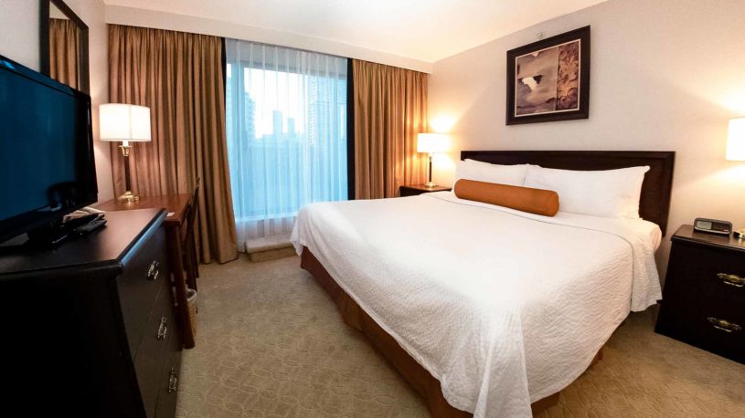 Vancouver Hotels | Rosedale on Robson Suite Hotel